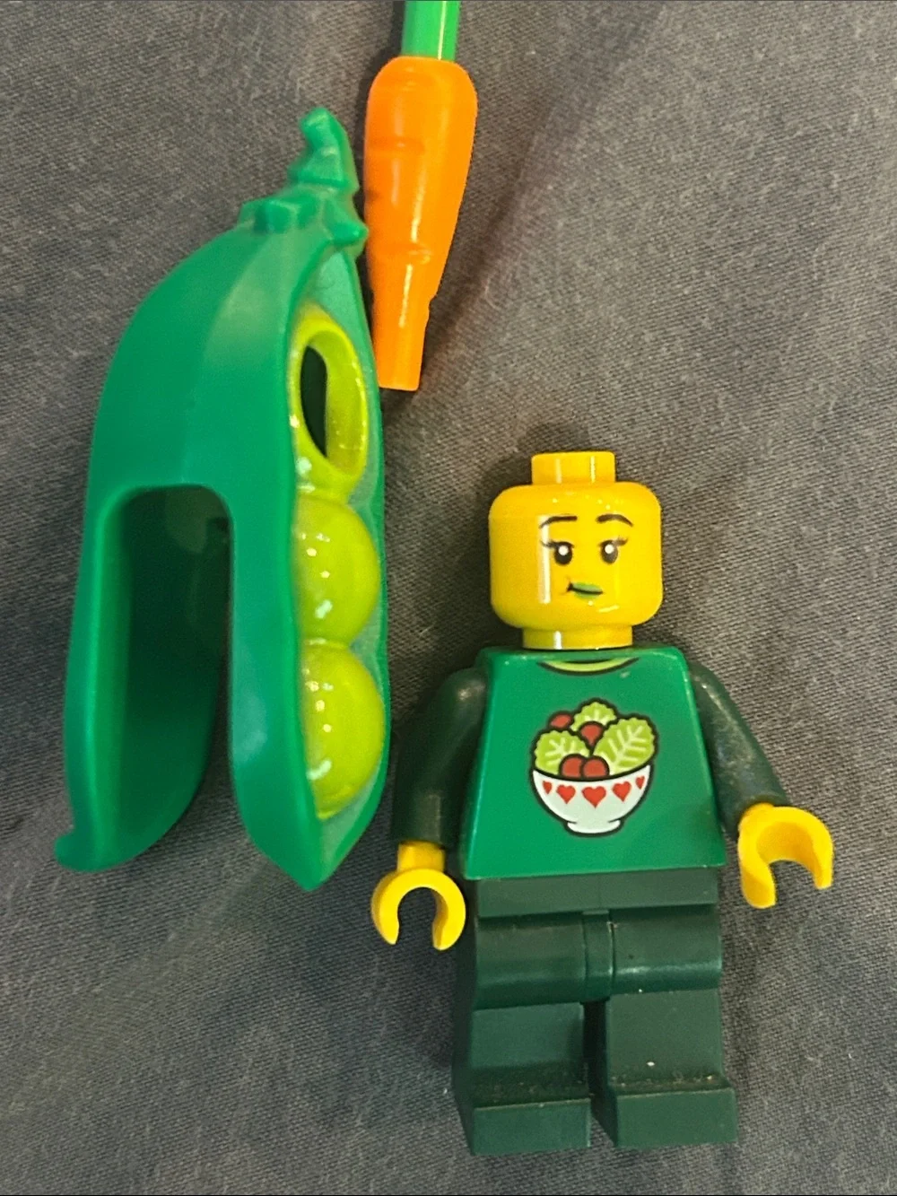 Lego sweet pea costume minifigure w carrot